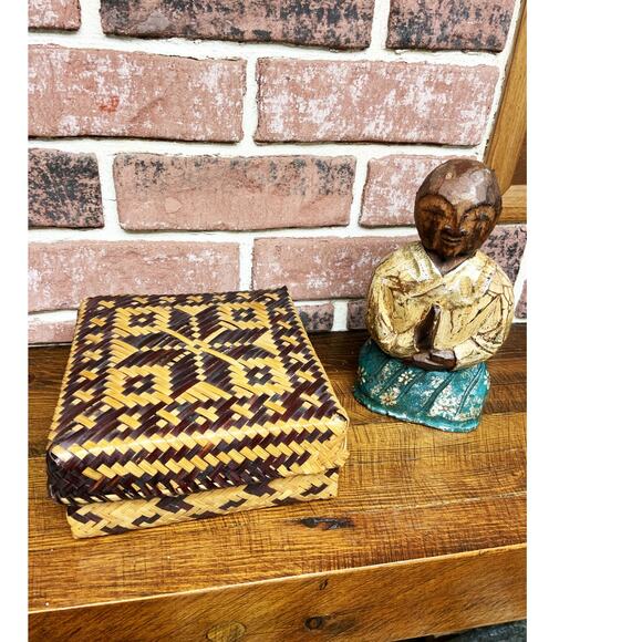 Vintage Star Design Wicker Covered Basket From Peoples Republic of China - Picture 2 of 7